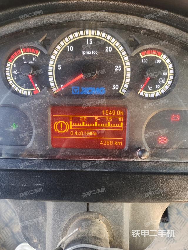 儀表盤全景（壓路機駕駛室）