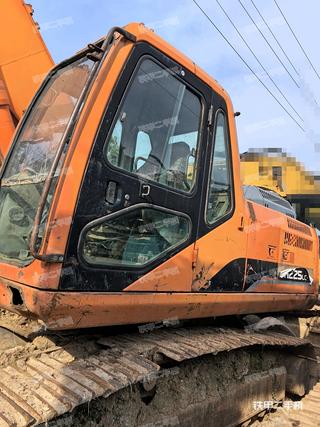 斗山DH225LC-9挖掘機(jī)