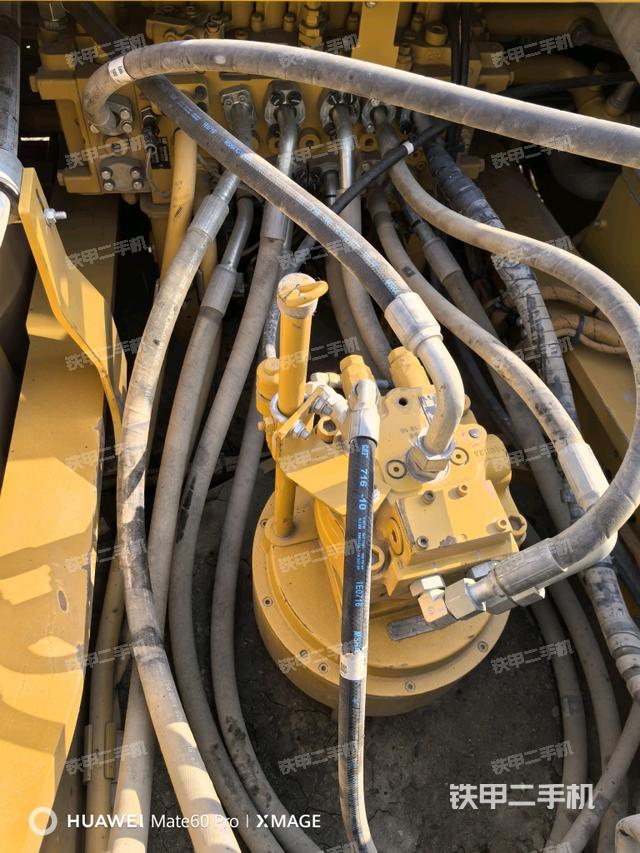 回轉(zhuǎn)馬達(dá)（上車部件）