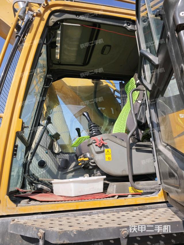 駕駛室整體（整機(jī)外觀）