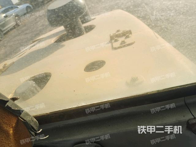 操作臺全景（壓路機(jī)駕駛室）