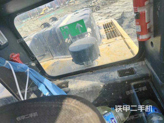 后窗玻璃角標(駕駛室部分) 后窗玻璃角標(駕駛室部分)
