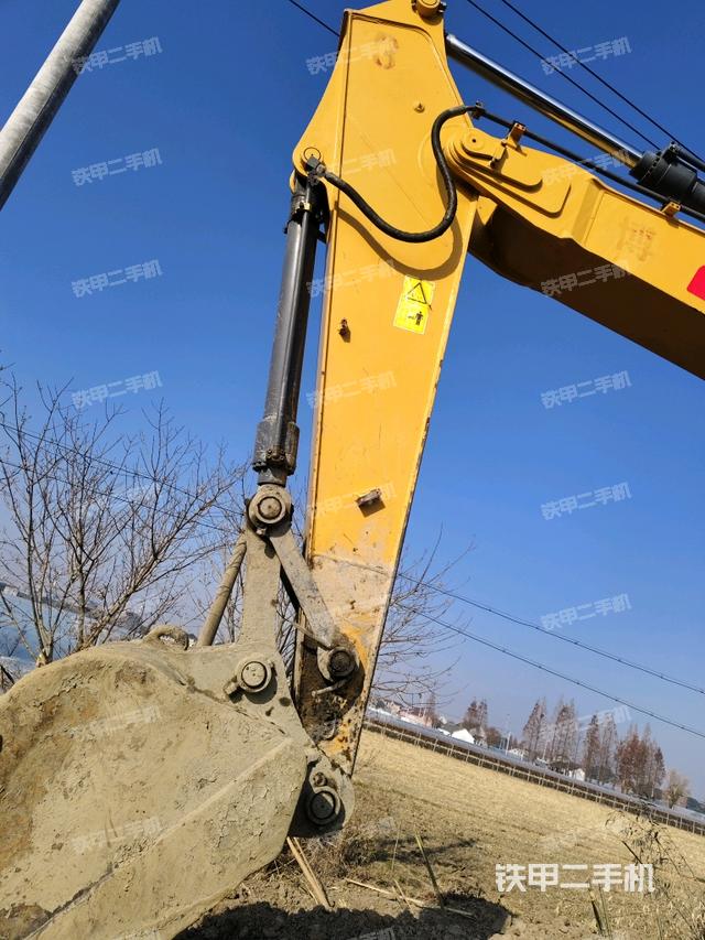 小臂整體左后(工作和回轉(zhuǎn)裝置) 小臂整體左后(工作和回轉(zhuǎn)裝置)