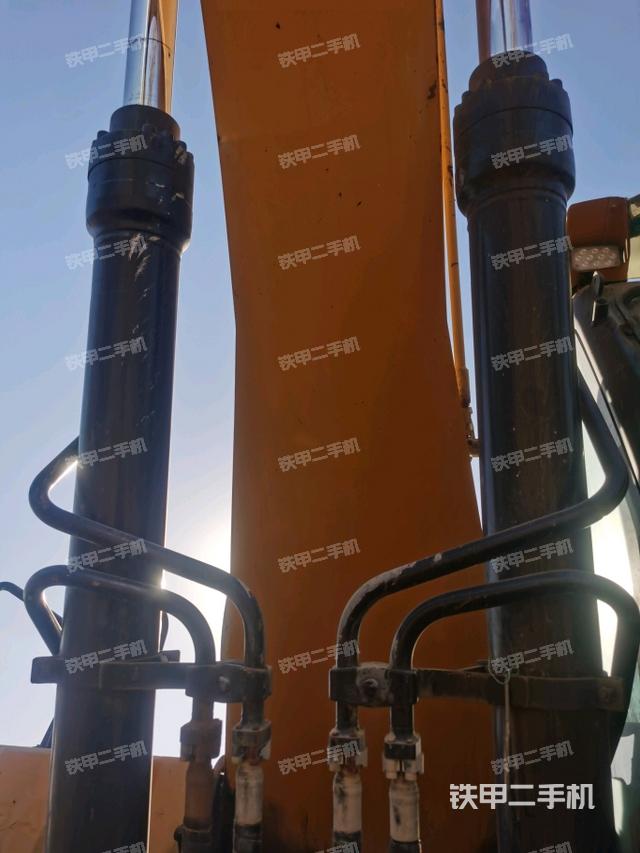 气门室盖螺丝特写(上车部件) 气门室盖螺丝特写(上车部件)