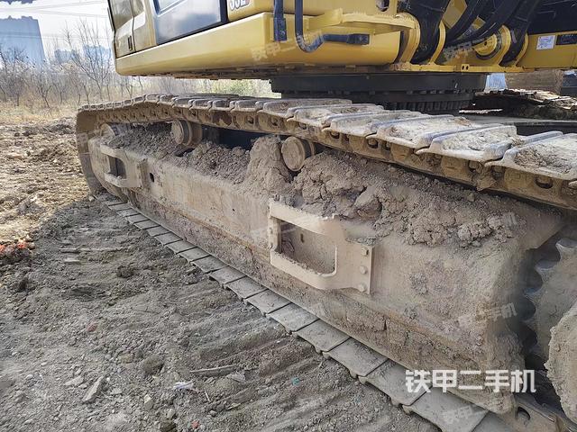 單側(cè)履帶整體（整機(jī)外觀）