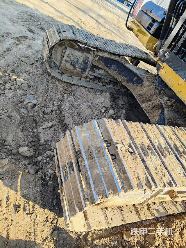 單側(cè)履帶整體（整機(jī)外觀）