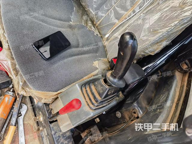 座椅左側(cè)控制臺(tái)/音響/含左手柄（駕駛室部分）