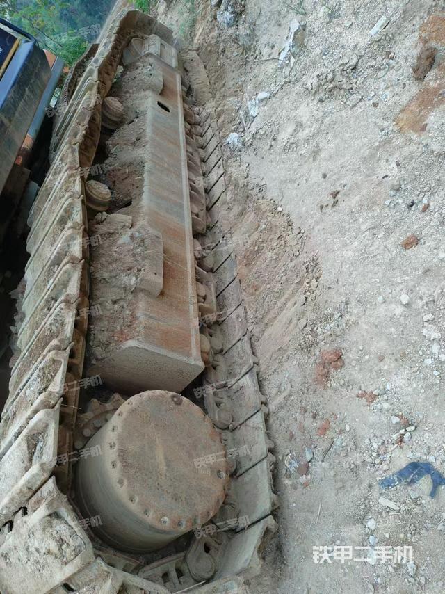 單側(cè)履帶整體（整機(jī)外觀）