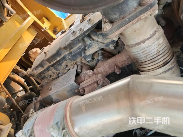 駕駛室內(nèi)座椅、儀表操作手柄全景（壓路機駕駛室）