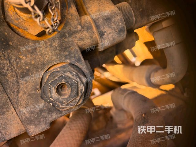 發(fā)動機艙全景（壓路機發(fā)動機艙）