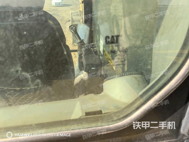 左后方玻璃角標(biāo)（駕駛室部分）