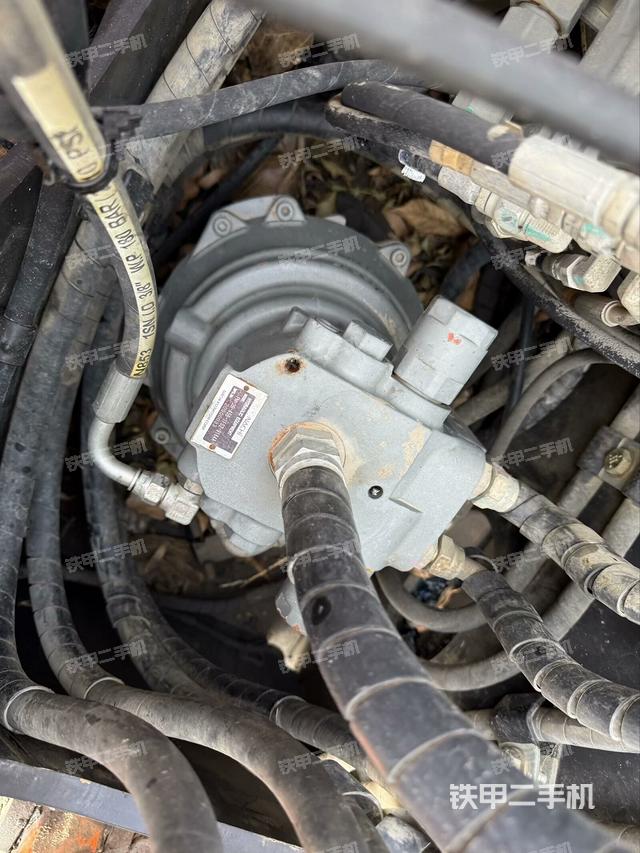 回轉(zhuǎn)馬達(dá)（上車部件）