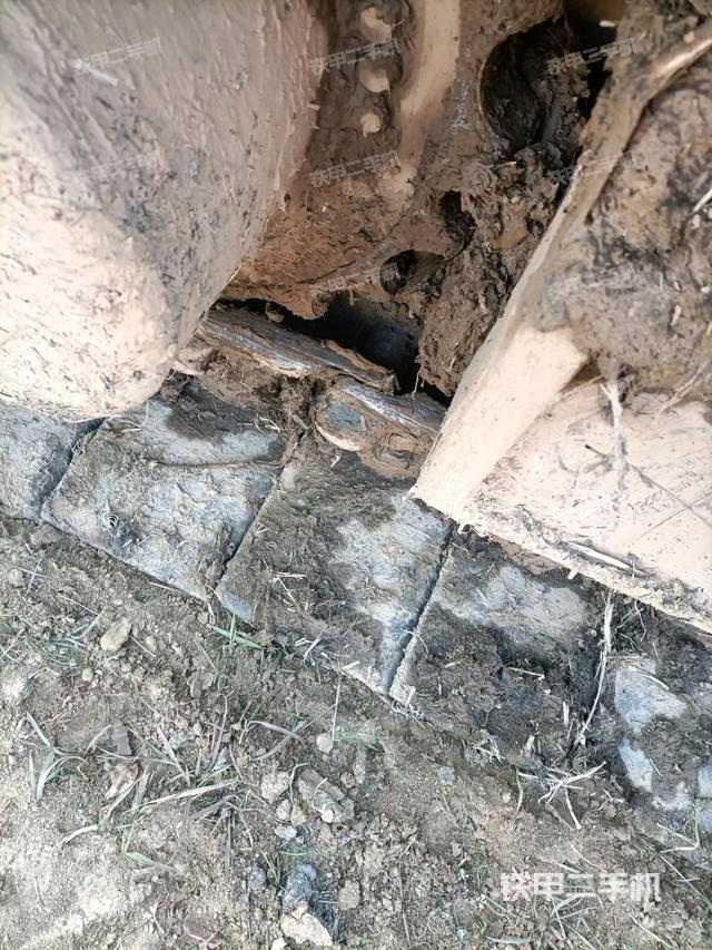 右驱动轮（行走机构）