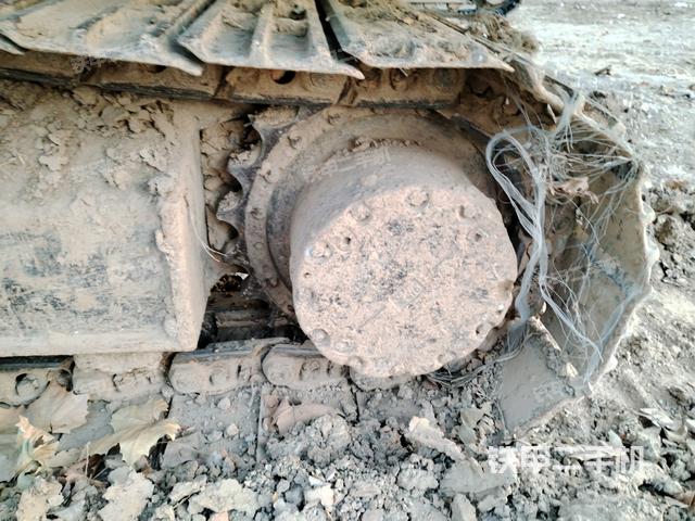 右驅(qū)動(dòng)輪（行走機(jī)構(gòu)）