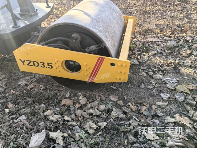 前車架正左側(cè)(壓路機(jī)前后車架) 前車架正左側(cè)(壓路機(jī)前后車架)