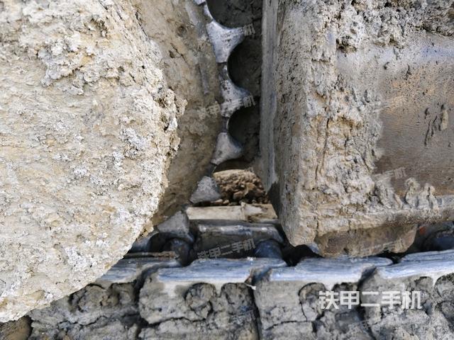 右驅(qū)動(dòng)輪（行走機(jī)構(gòu)）