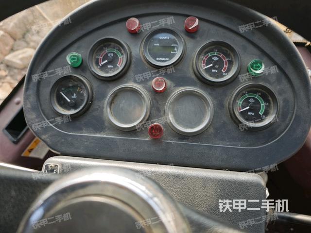 駕駛室操作臺（整機外觀及大件）