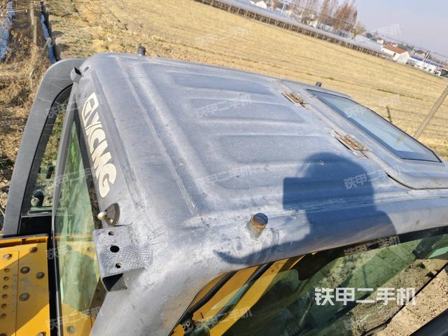 駕駛室頂部俯視(上車部件) 駕駛室頂部俯視(上車部件)