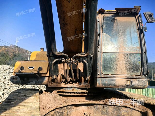 大臂油缸整體?豎拍（工作和回轉(zhuǎn)裝置）