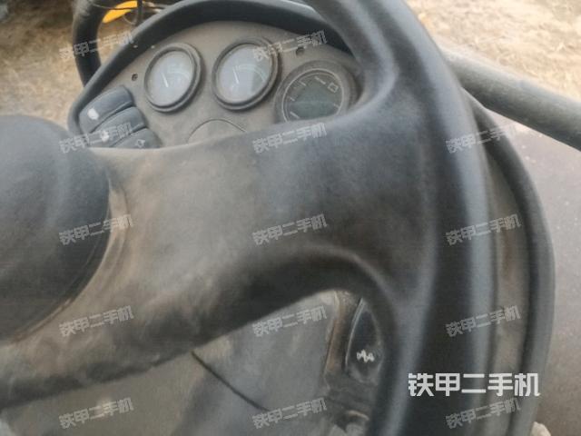 后玻璃角標（壓路機駕駛室）