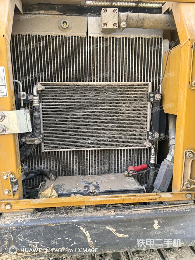 駕駛室整體（整機(jī)外觀）