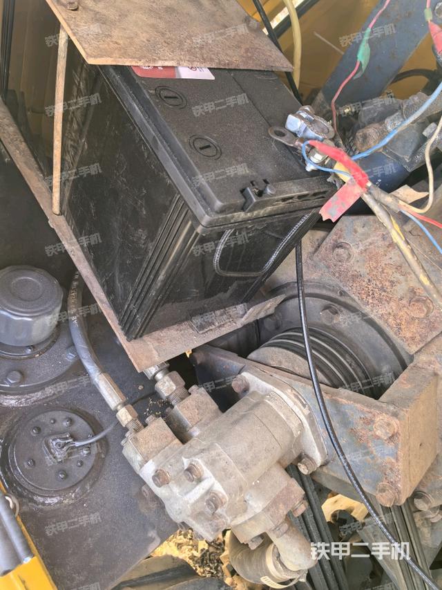 發(fā)動機(jī)艙液壓泵全景(壓路機(jī)發(fā)動機(jī)艙) 發(fā)動機(jī)艙液壓泵全景(壓路機(jī)發(fā)動機(jī)艙)