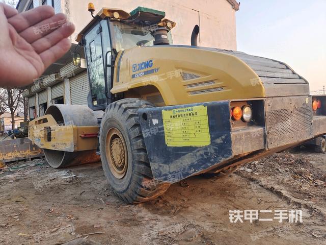 左后45°（壓路機整機外觀）