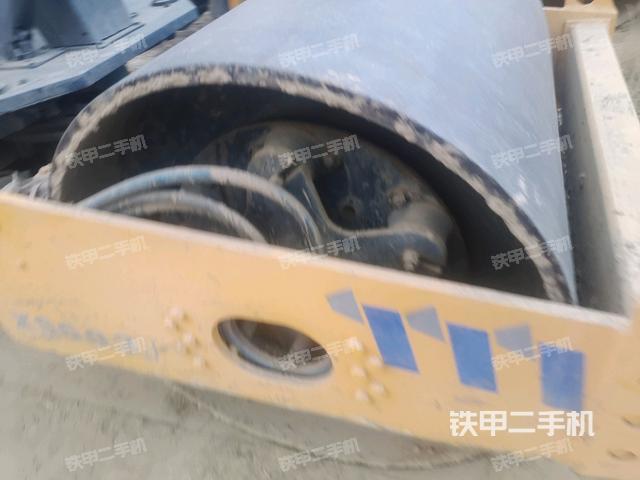 前車架正右側(cè)（壓路機前后車架）