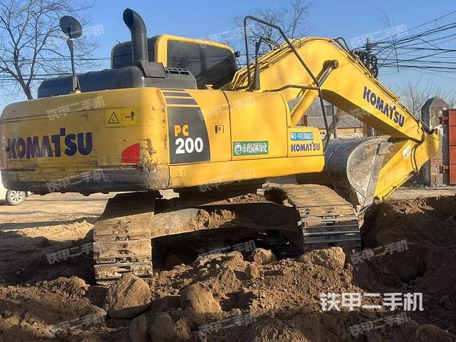 小松PC200-8挖掘机的设备实拍-第2张实拍照片