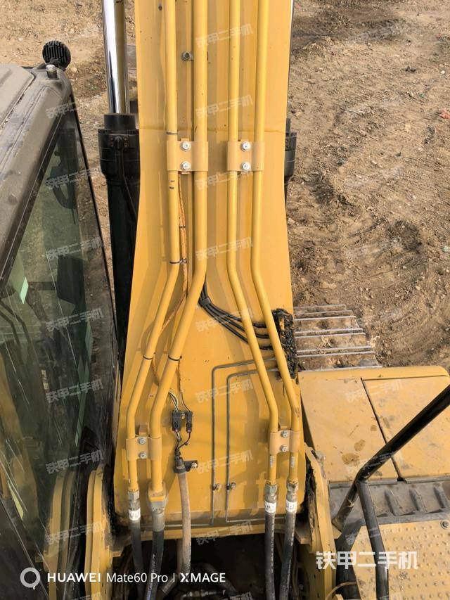 大臂背部俯視（工作和回轉(zhuǎn)裝置）