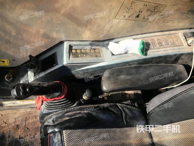 座椅左側(cè)控制臺(tái)/音響/含左手柄（駕駛室部分）