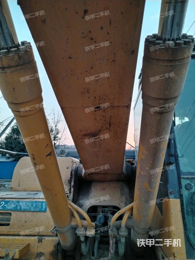 大臂油缸整體?豎拍（工作和回轉(zhuǎn)裝置）