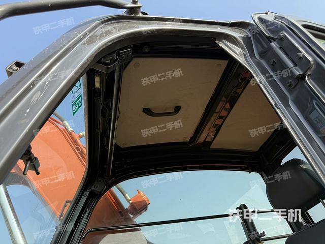 座椅右側(cè)控制臺/鑰匙門/油門/含右手柄（駕駛室部分）