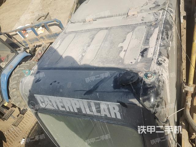 驾驶室顶部(整机外观) 驾驶室顶部(整机外观)