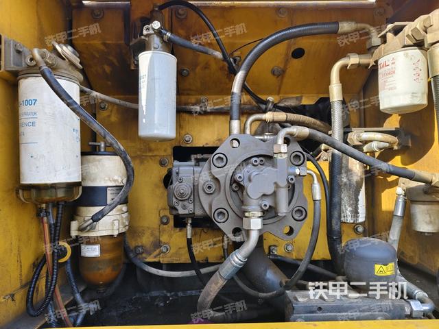 液壓泵斜45?左（大件艙室）