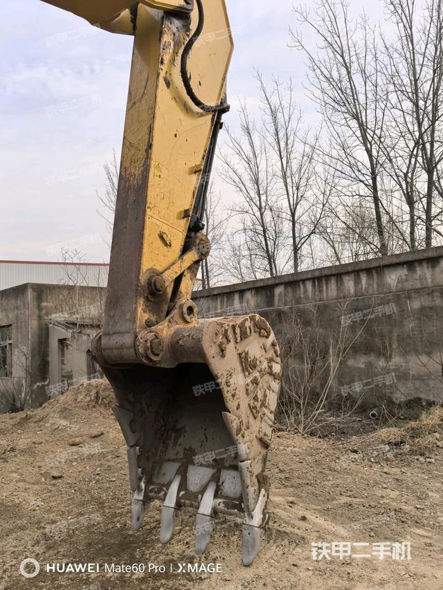 大臂油缸整體?豎拍(工作和回轉(zhuǎn)裝置) 大臂油缸整體?豎拍(工作和回轉(zhuǎn)裝置)