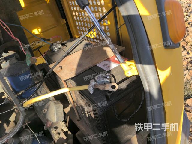 發(fā)動機(jī)左側(cè)全景(壓路機(jī)發(fā)動機(jī)艙) 發(fā)動機(jī)左側(cè)全景(壓路機(jī)發(fā)動機(jī)艙)