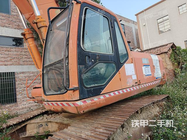 駕駛室整體（整機(jī)外觀）