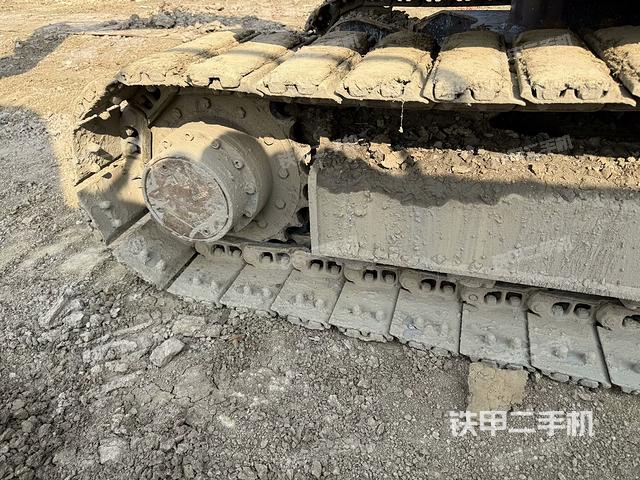 左驅(qū)動輪（行走機(jī)構(gòu)）