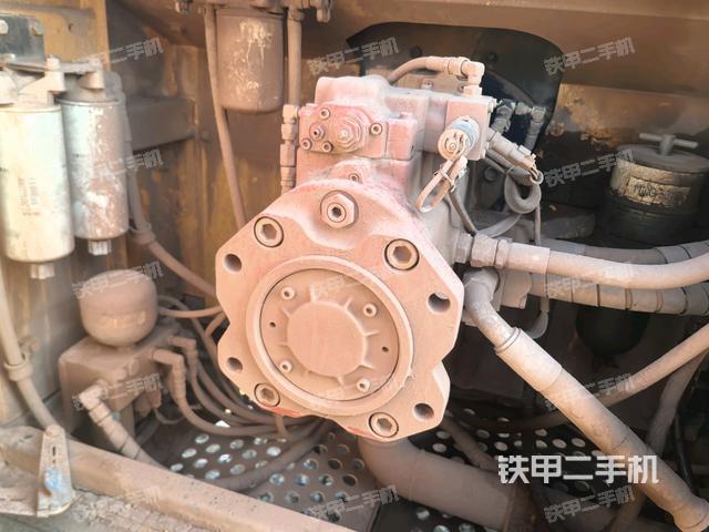 液壓泵斜45?左（大件艙室）