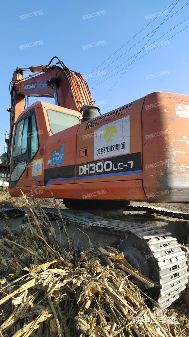 驾驶室顶部（整机外观）