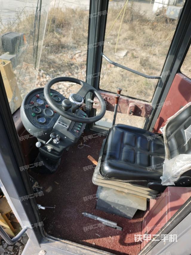 駕駛室工作臺（整機外觀及大件）