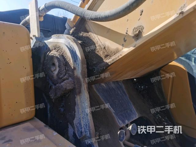 右侧履带整体(行走机构) 右侧履带整体(行走机构)