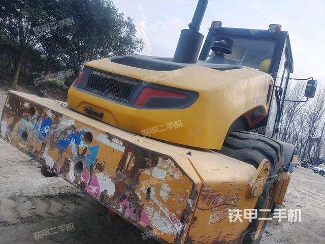 右后45°（壓路機整機外觀）