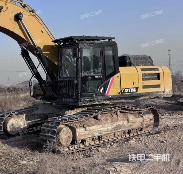 駕駛室整體(整機(jī)外觀) 駕駛室整體(整機(jī)外觀)