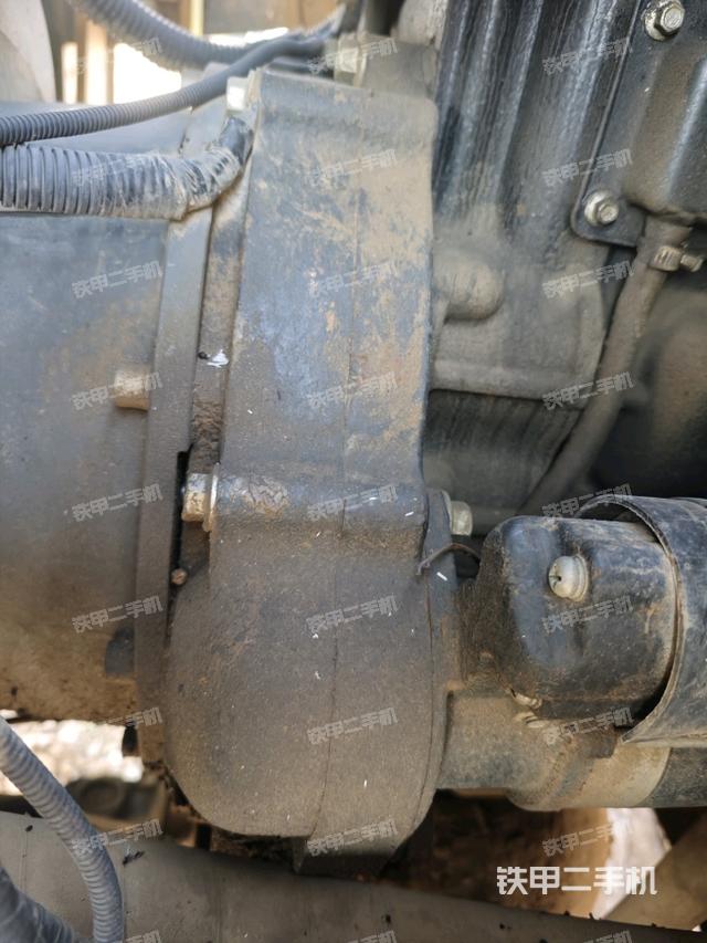 發(fā)動機右側(cè)（整機外觀及大件）