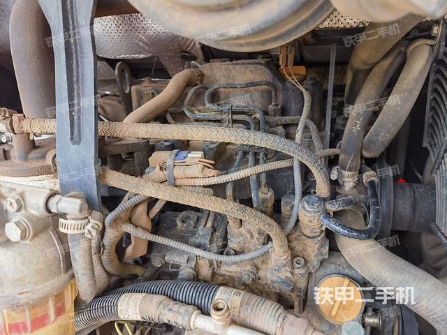 發(fā)動(dòng)機(jī)室（上車部件）