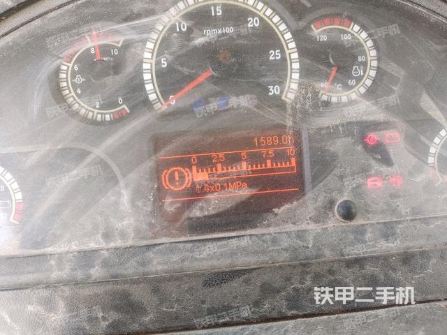 儀表盤全景（壓路機駕駛室）