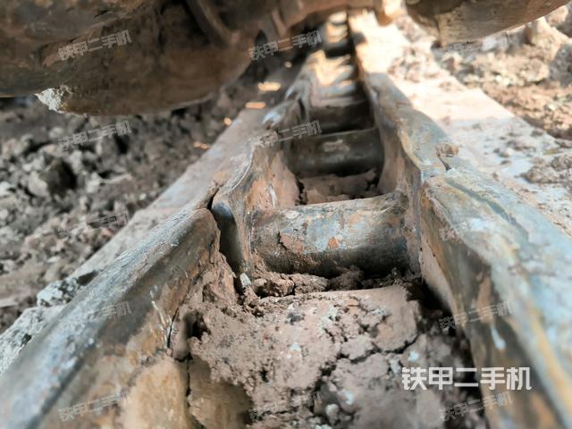 左側(cè)行走馬達(dá)蓋板（行走機(jī)構(gòu)）