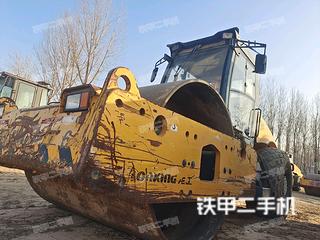 龍工LG522A機(jī)械驅(qū)動(dòng)壓路機(jī)實(shí)拍圖片